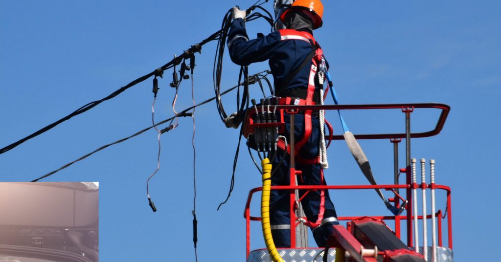 What are the 3 main types of electricians