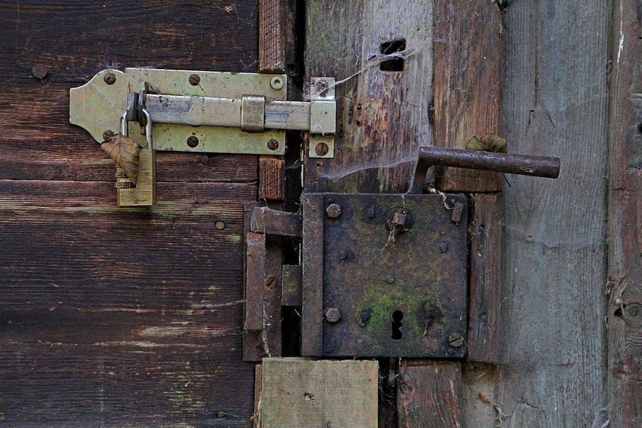 Strap Hinges: The Perfect Combination of Practicality and Style for Gate Security