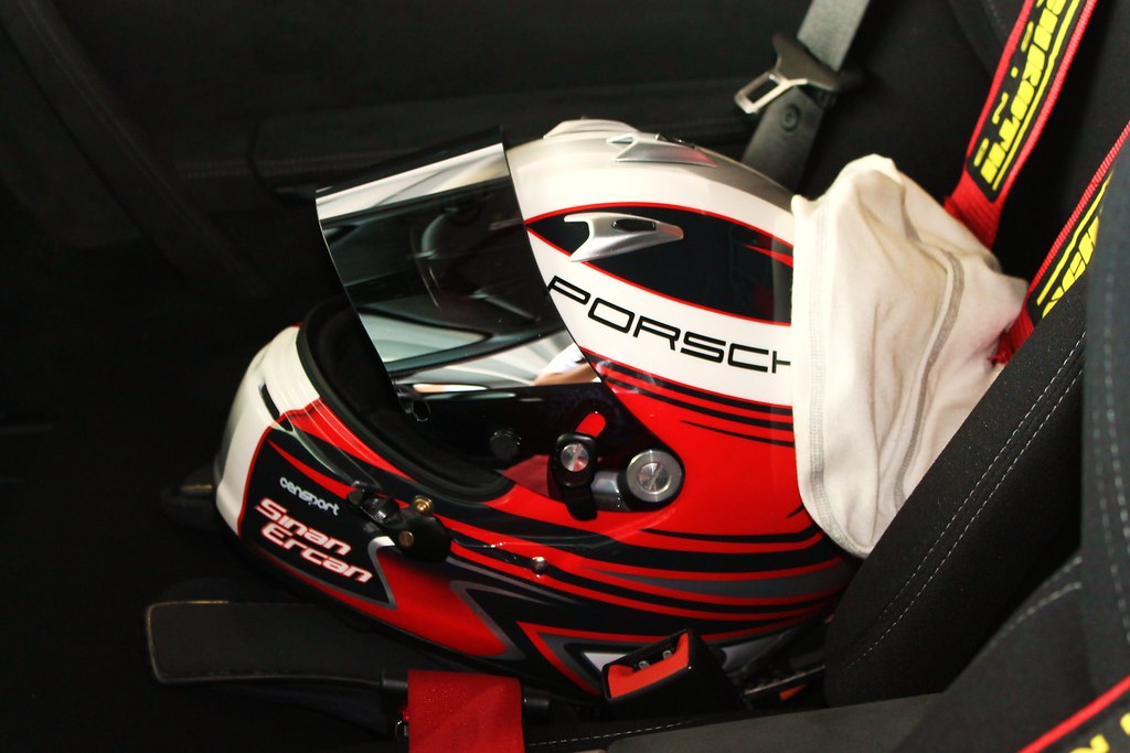Safety Never Takes a Backseat: Top 5 Car Racing Helmets for Drivers